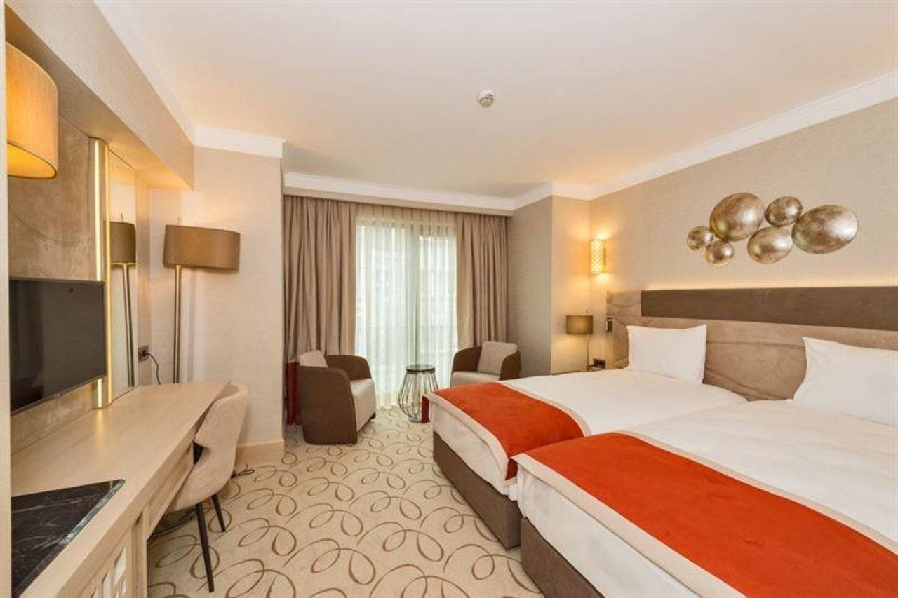Mare Park & Otel 4*