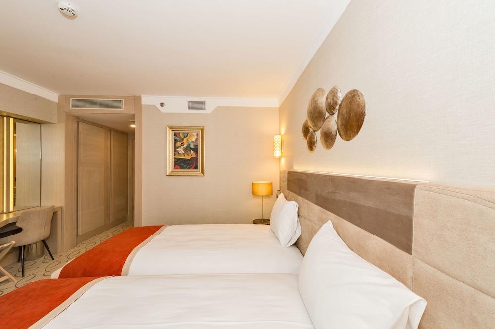 Mare Park & Otel 4*