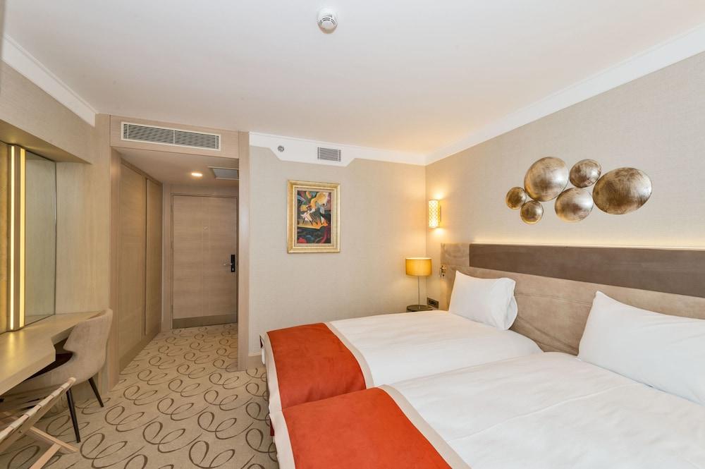 Mare Park & Otel 4*