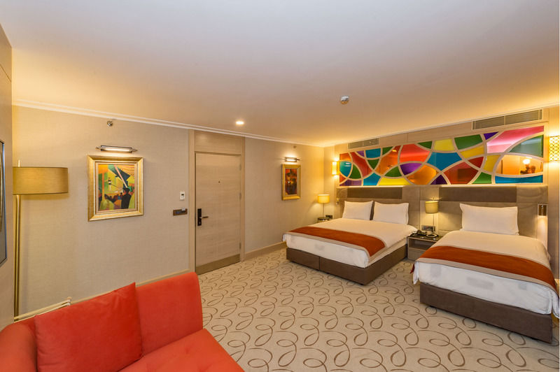 Otel Mare Park & 4*